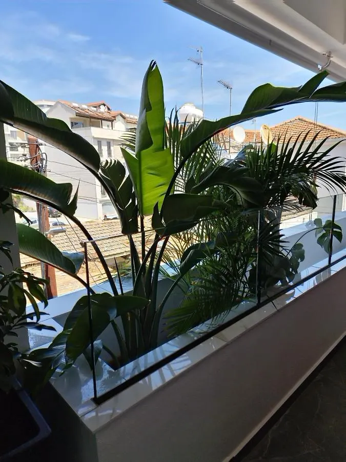 Carisa Deluxe Apartment With Jacuzzi Larnaca Cypern