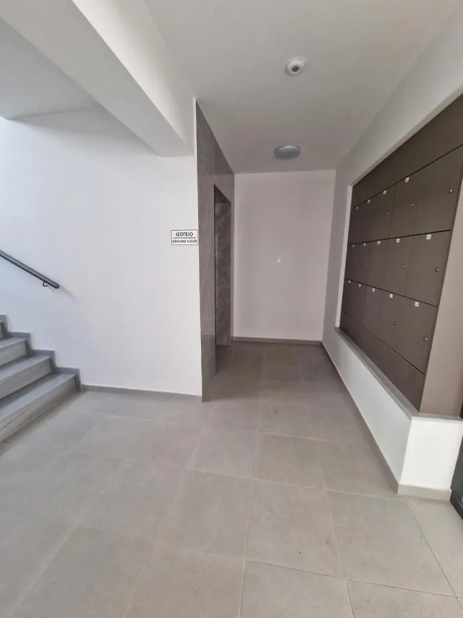 Carisa Deluxe Apartment With Jacuzzi Larnaca