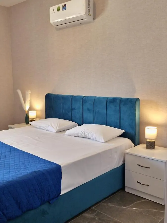 Carisa Deluxe Apartment With Jacuzzi Larnaca