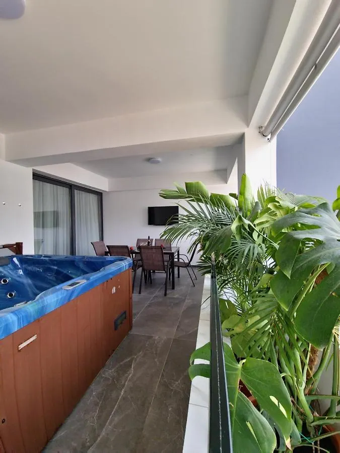 Carisa Deluxe Apartment With Jacuzzi Larnaca 0*,  Cypern