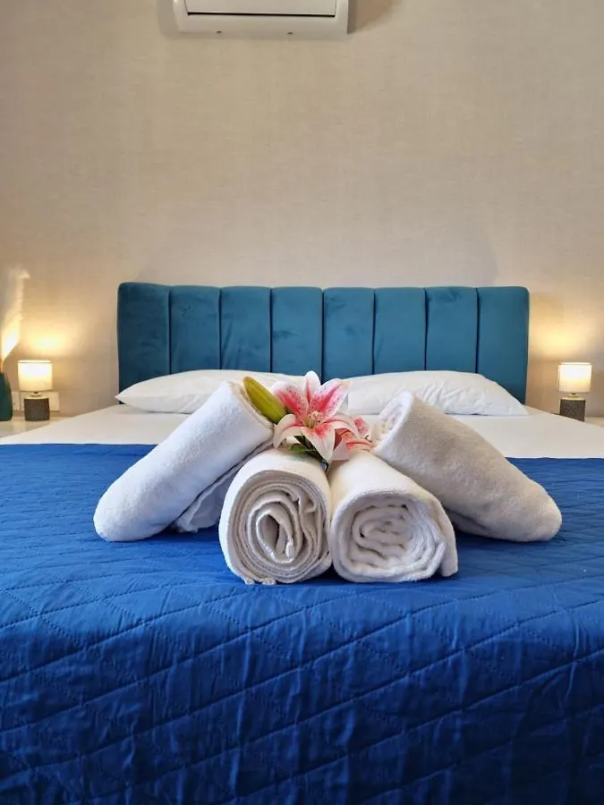 Carisa Deluxe Apartment With Jacuzzi Larnaca Cypern